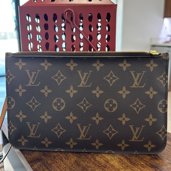 LV Monogram Neverful MM GM Pochette Pivoine | Tan Interior - Picture 3 of 16